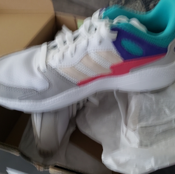 Adidas - Picture 5 of 11